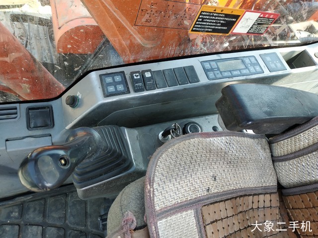 斗山 DX80 挖掘机