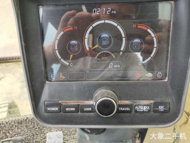 现代 R225LC-9 挖掘机