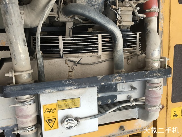 徐工 XE270DK 挖掘机