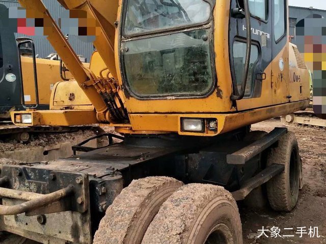 现代 R130W-5 挖掘机