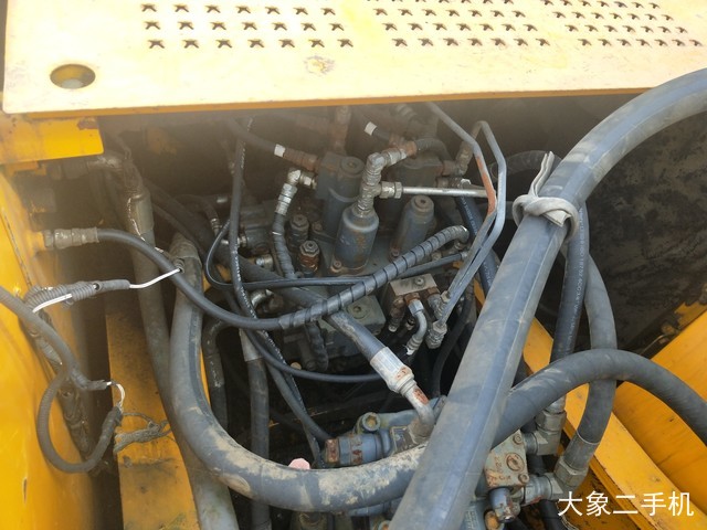 龙工 LG6225 挖掘机