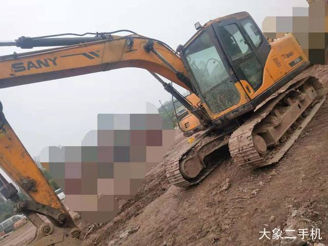 三一重工 SY135C-8 挖掘机