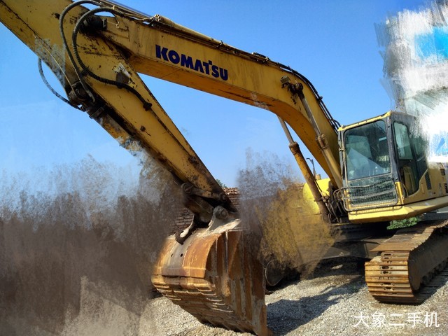 小松 PC240LC-8 挖掘机