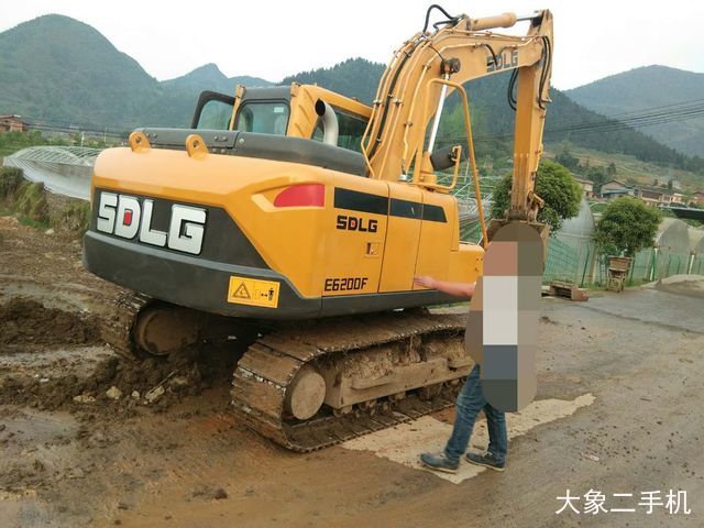 山东临工 E6135F 挖掘机