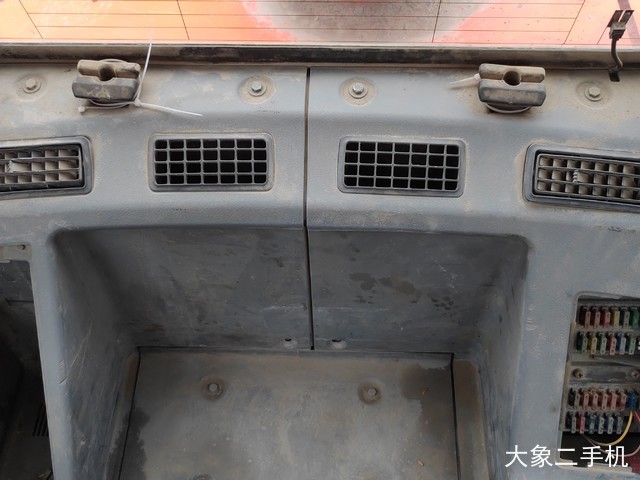 斗山 DX260LC 挖掘机