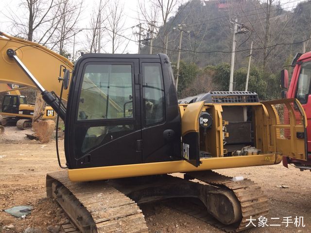 卡特彼勒 323DL 挖掘机