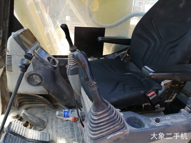 小松 PC220LC-8 挖掘机