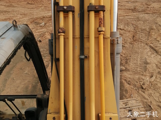徐工 XE215C 挖掘机