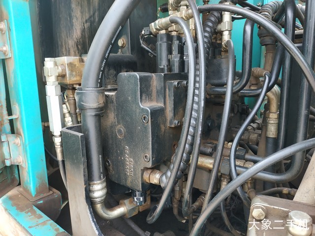 神钢 SK75-8 挖掘机