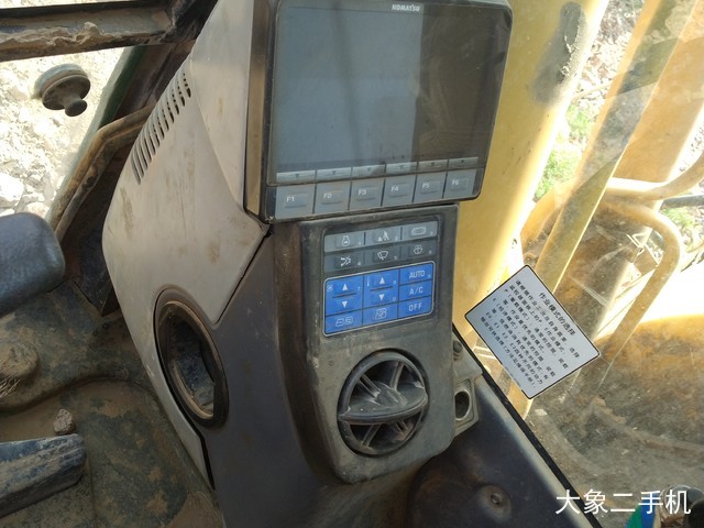 小松 PC240LC-8 挖掘机