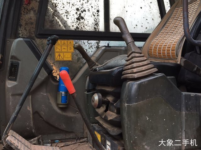 现代 R60-7 挖掘机