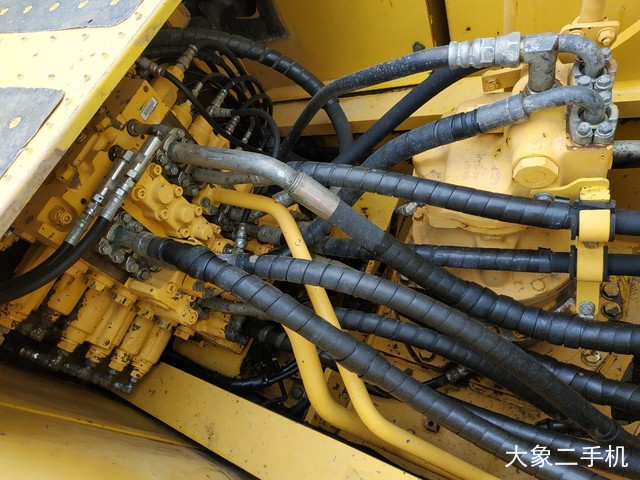 小松 PC220-8M0 挖掘机