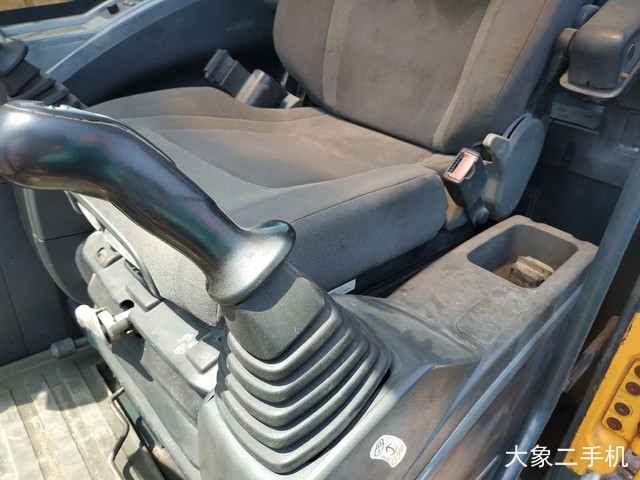 现代 R150LC-9 挖掘机