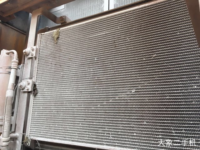 雷沃重工 FR220E 挖掘机