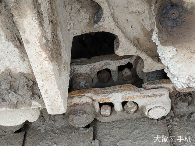 现代 R150LC-9 挖掘机