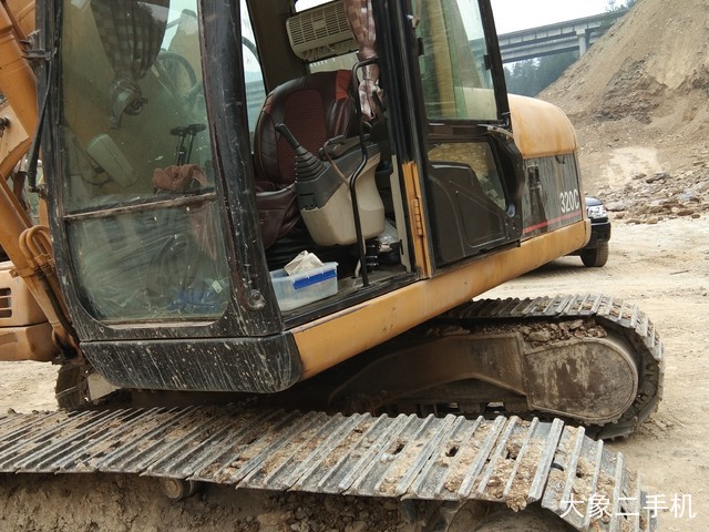 卡特彼勒 320C 挖掘机