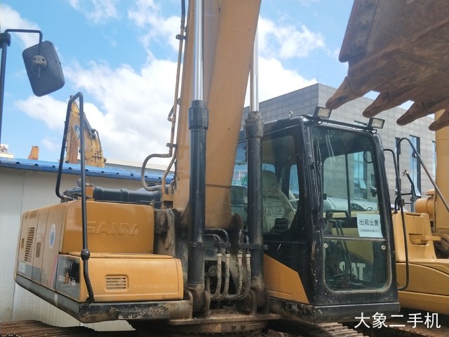 三一重工 SY215C-9 挖掘机