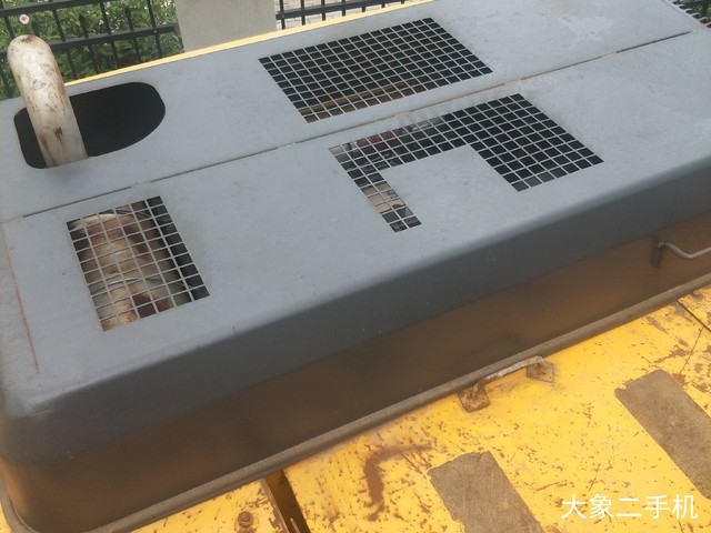 现代 R335LC-7 挖掘机