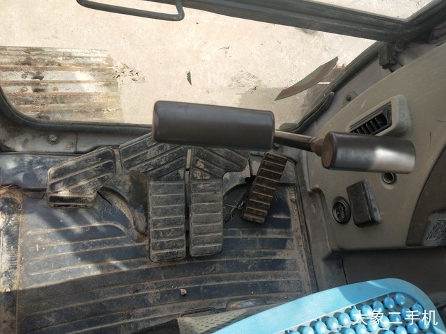 现代 R150LC-7 挖掘机