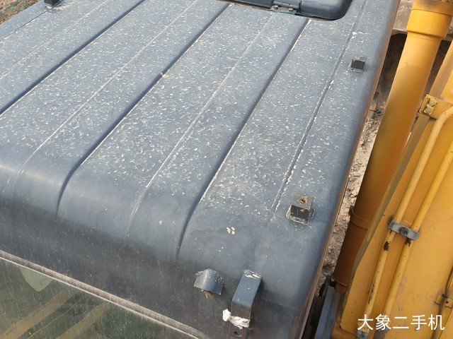 现代 R215-7 挖掘机