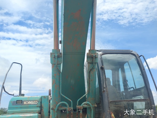 神钢 SK250-8 挖掘机