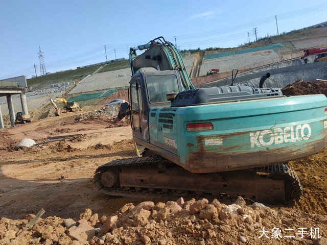 神钢 SK260LC-8 挖掘机