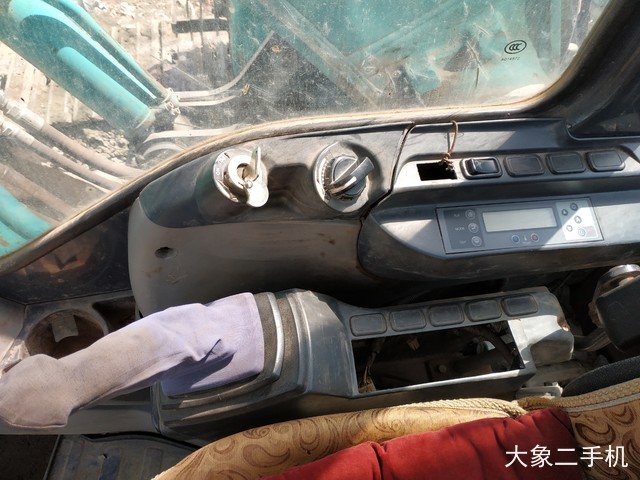 神钢 SK210LC-8 挖掘机