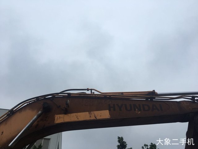 现代 R225LC-9T 挖掘机