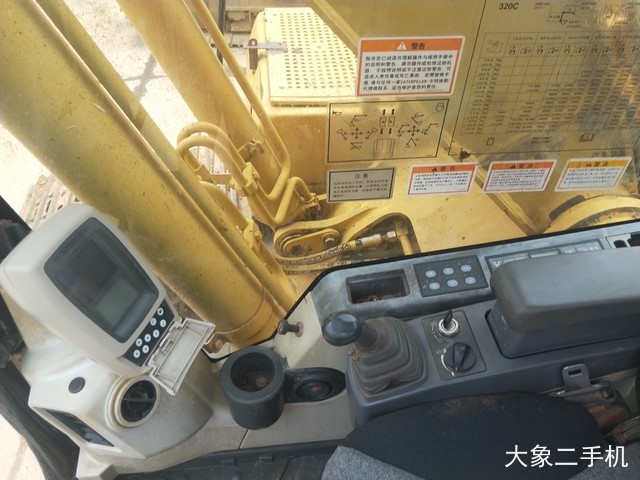 卡特彼勒 320C 挖掘机