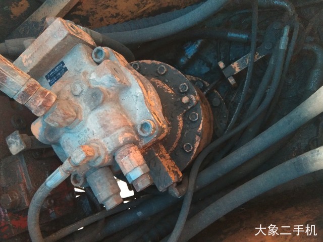 现代 R225LC-7 挖掘机