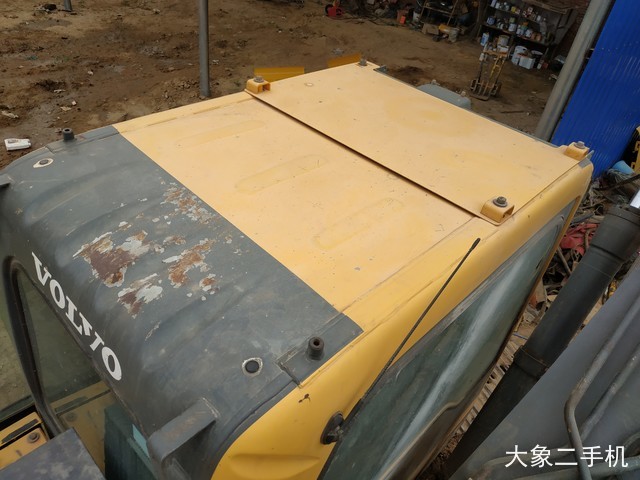 沃尔沃 EC210BLC 挖掘机