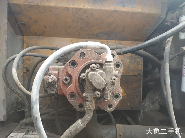 现代 R225LC-7 挖掘机