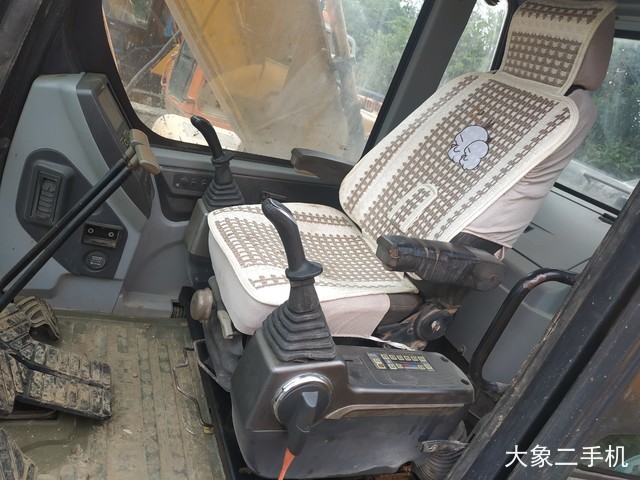 现代 R225LC-7 挖掘机