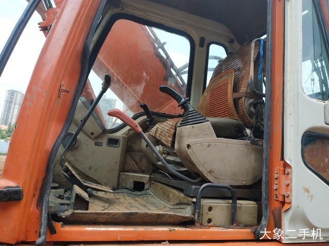 斗山 DH220-5 挖掘机