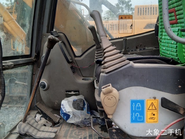 山东临工 LG685 挖掘机