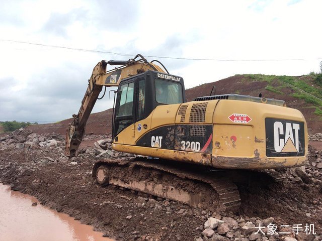 卡特彼勒 320D 挖掘机