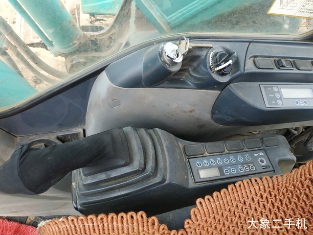 神钢 SK260LC-8 挖掘机