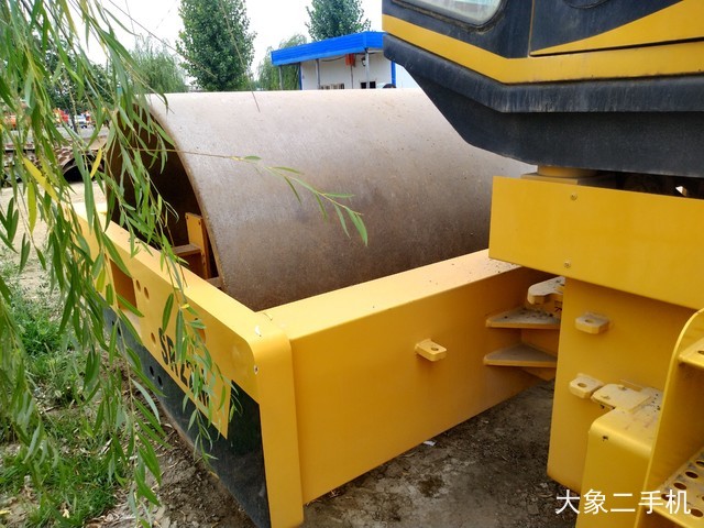 山推 SR22M 压路机