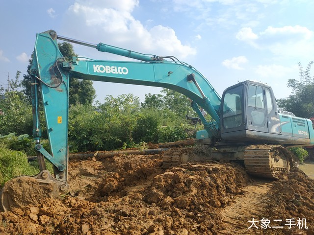 神钢 SK260LC-8 挖掘机