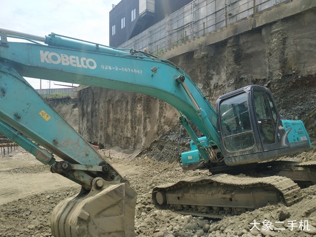 神钢 SK260LC-8 挖掘机