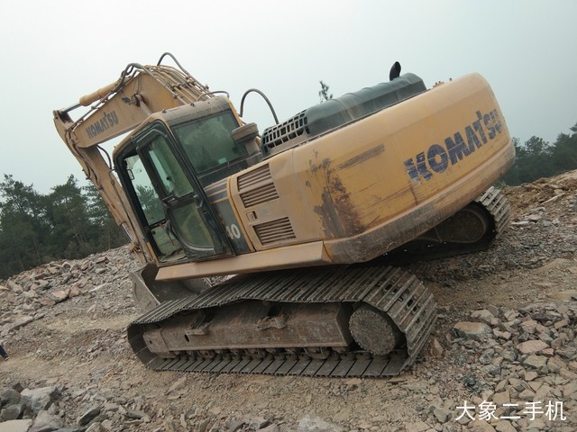 小松 PC240LC-8M0 挖掘机
