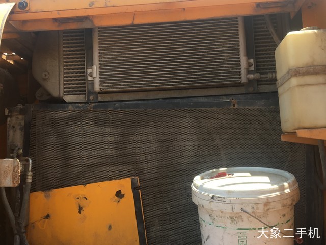 现代 R225LC-7 挖掘机