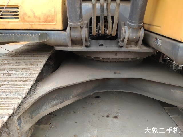 三一重工 SY135C-8 挖掘机