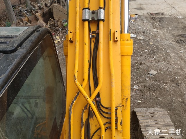 龙工 LG6225 挖掘机