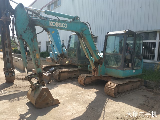 神钢 SK60-C 挖掘机