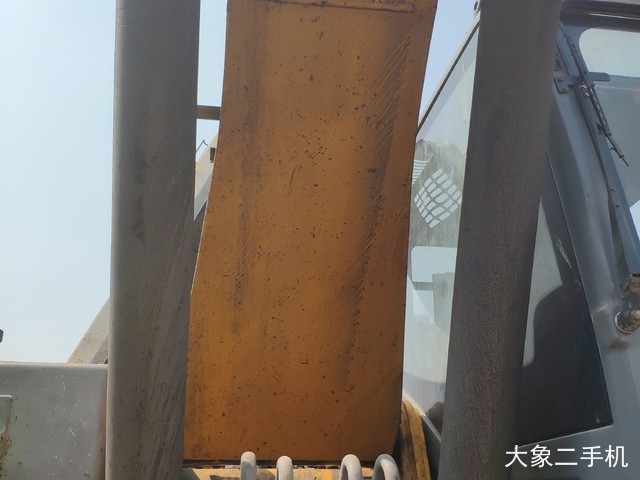 徐工 XE260C 挖掘机