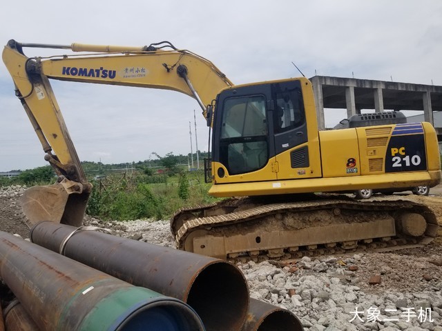小松 PC210LC-8 挖掘机