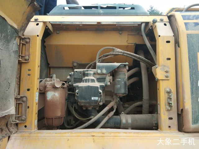 小松 PC240LC-8M0 挖掘机