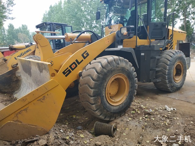 山东临工 LG953 装载机