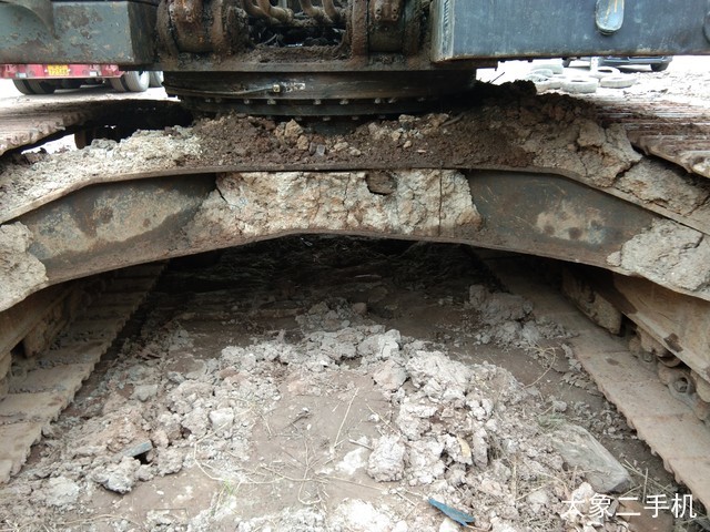 山东临工 LG6210 挖掘机